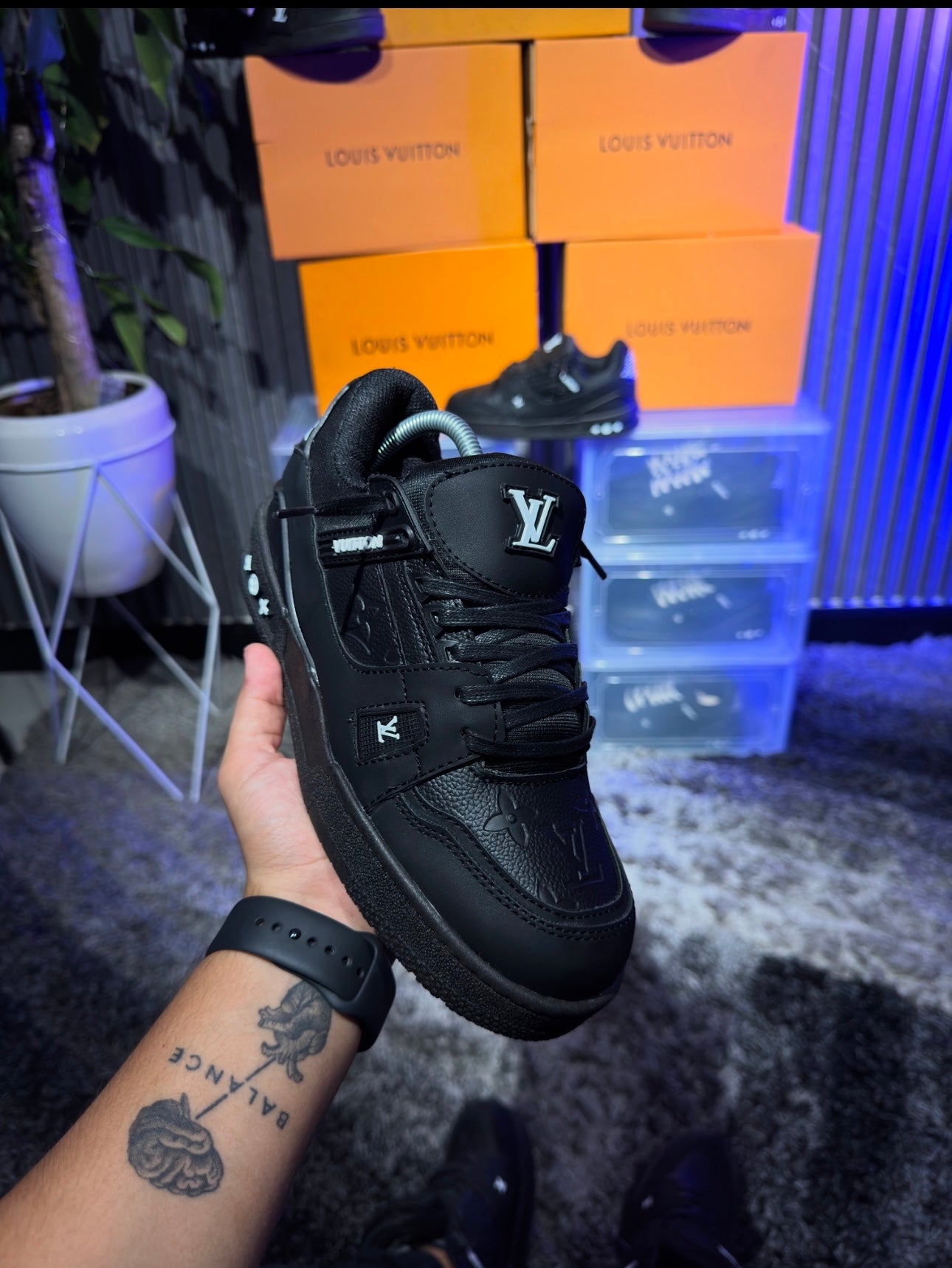 LV TRAINER EXCLUSIVE