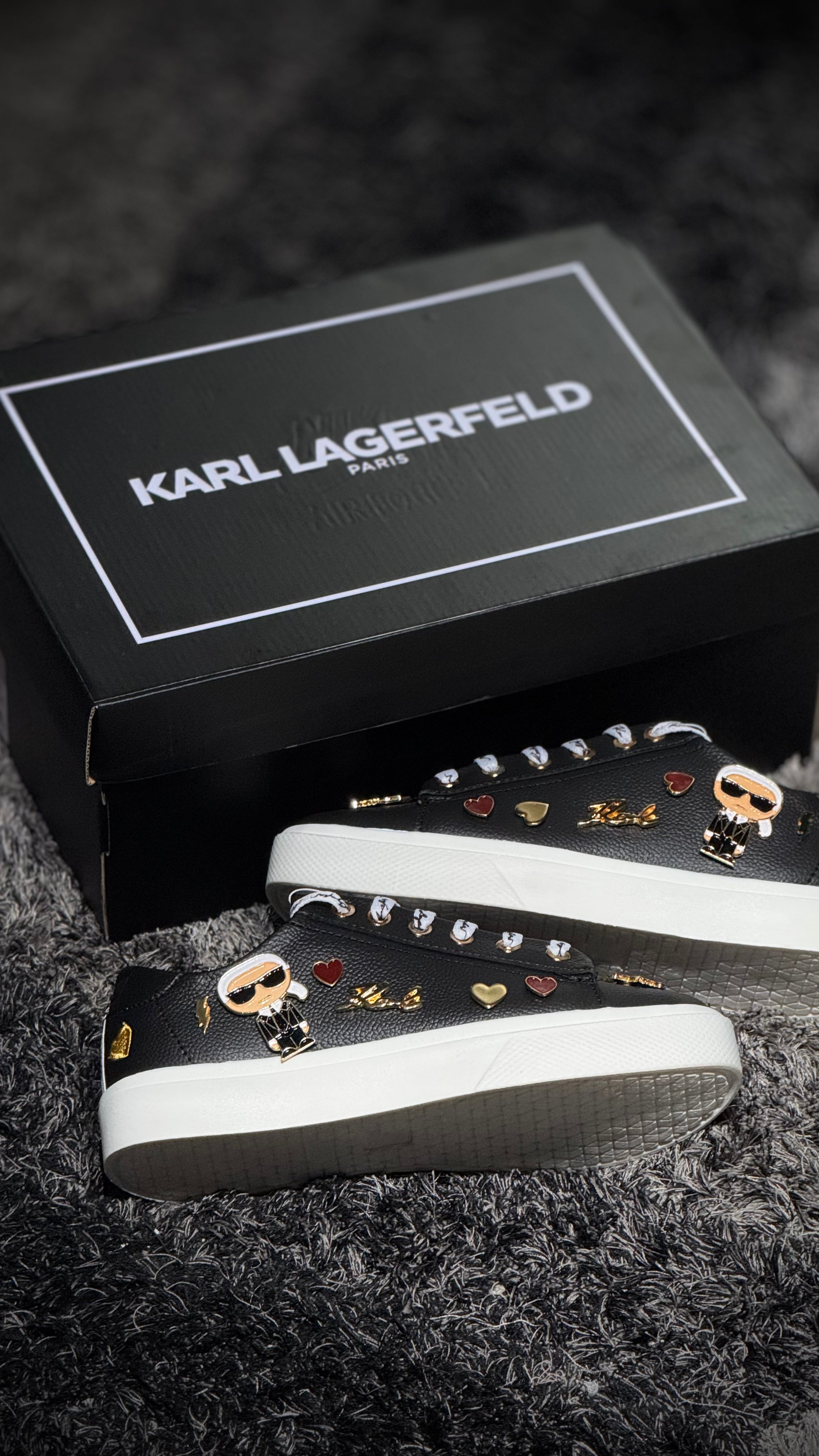 KARL LAGERFELD PARIS